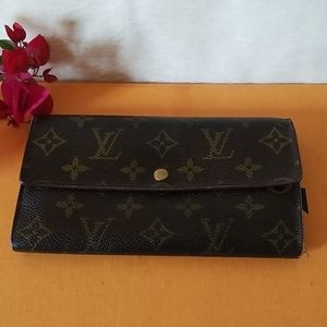 Authentic Louis Vuitton Sarah wallet
